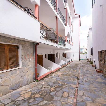 Hotel Calypso Ханиоти Екстериор снимка