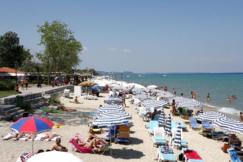 Hotel Calypso Ханиоти Екстериор снимка
