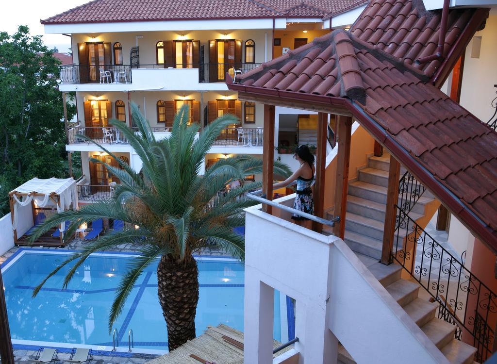 Hotel Calypso Ханиоти Екстериор снимка