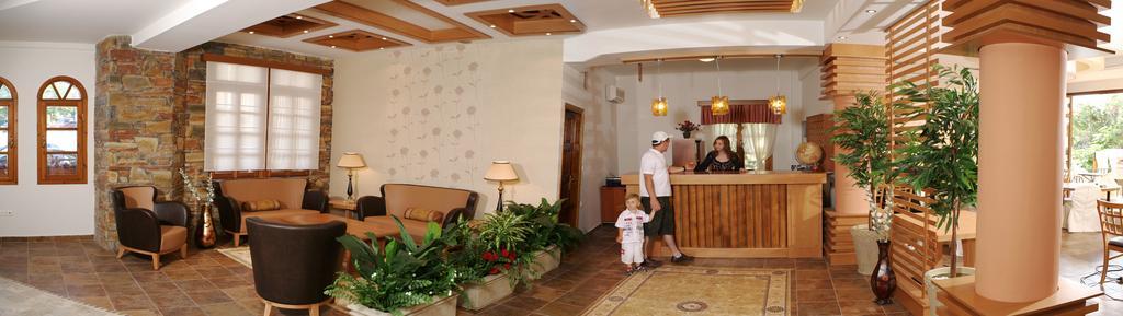 Hotel Calypso Ханиоти Екстериор снимка