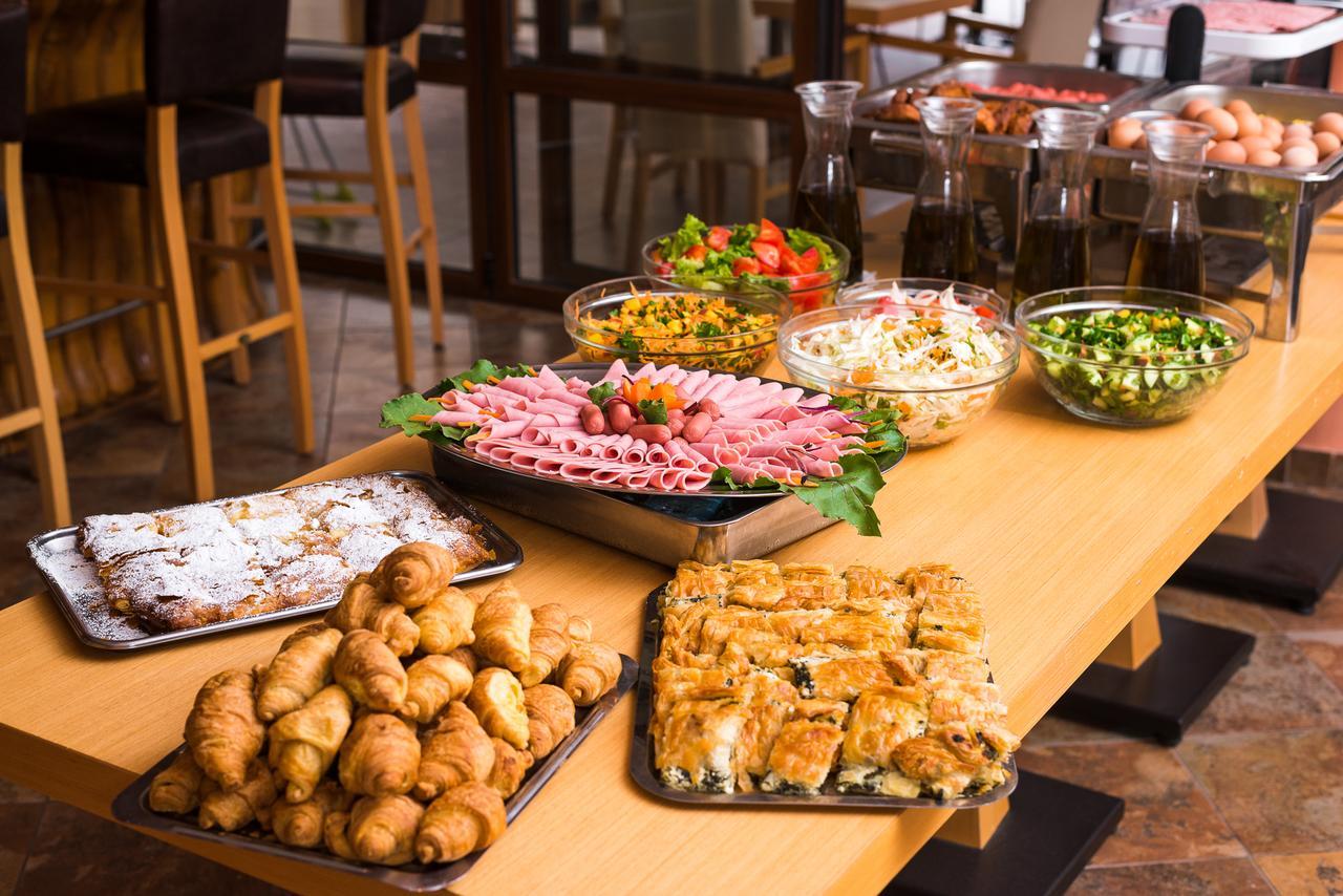 Hotel Calypso Ханиоти Екстериор снимка